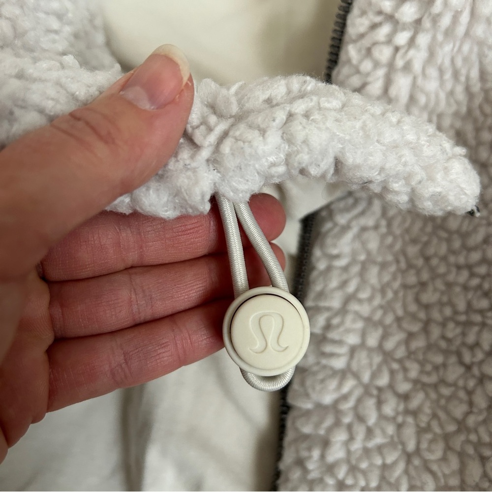 Lululemon Cinchable Fleece Zip-Up White Opal size 2 - Picture 6 of 8